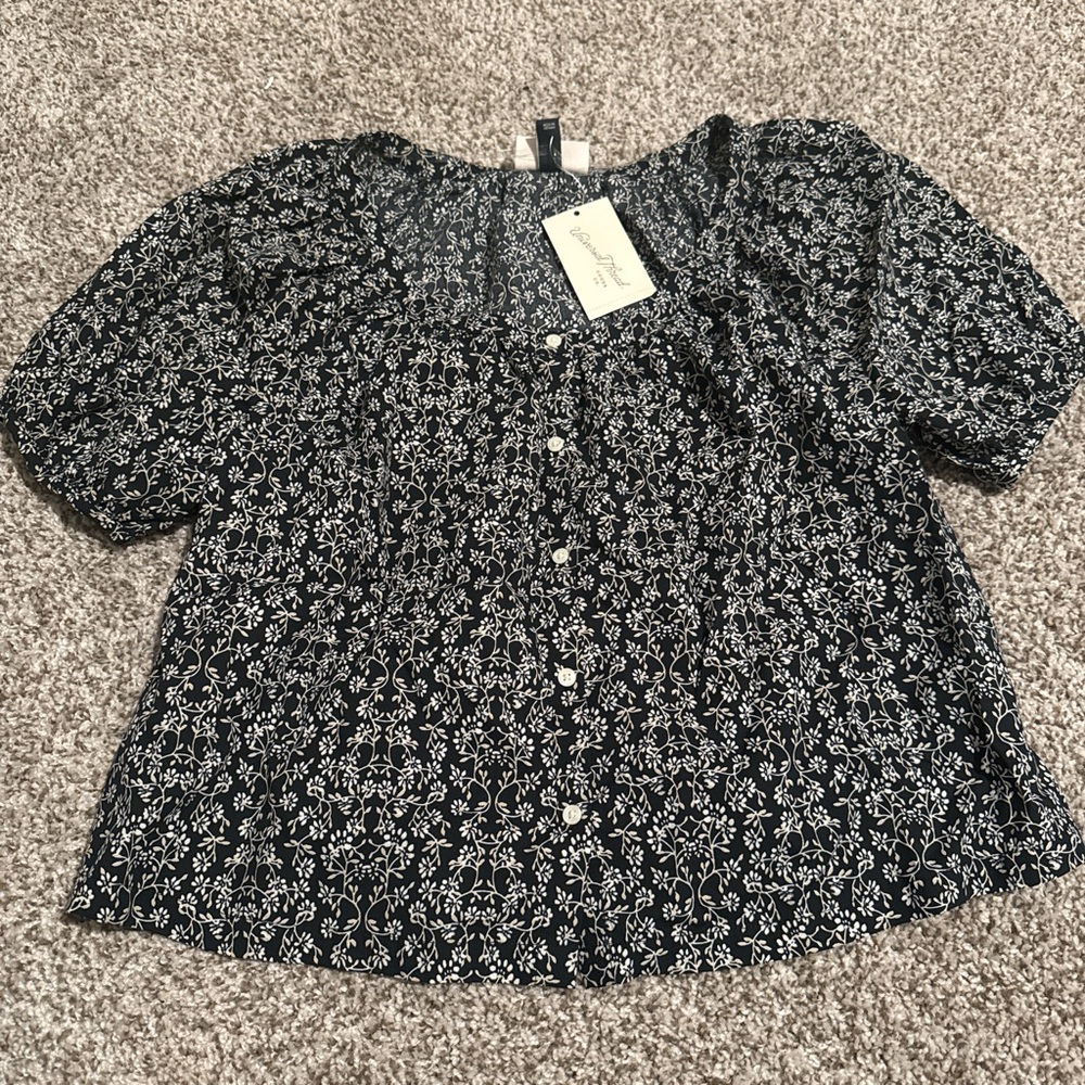 Universal Thread Black and White Patterned Blouse